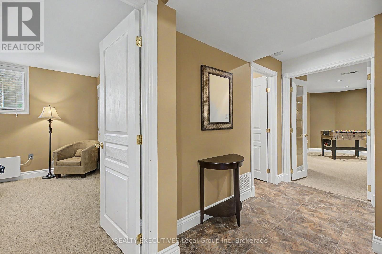 16 VERMONT CRESCENT - Image 37