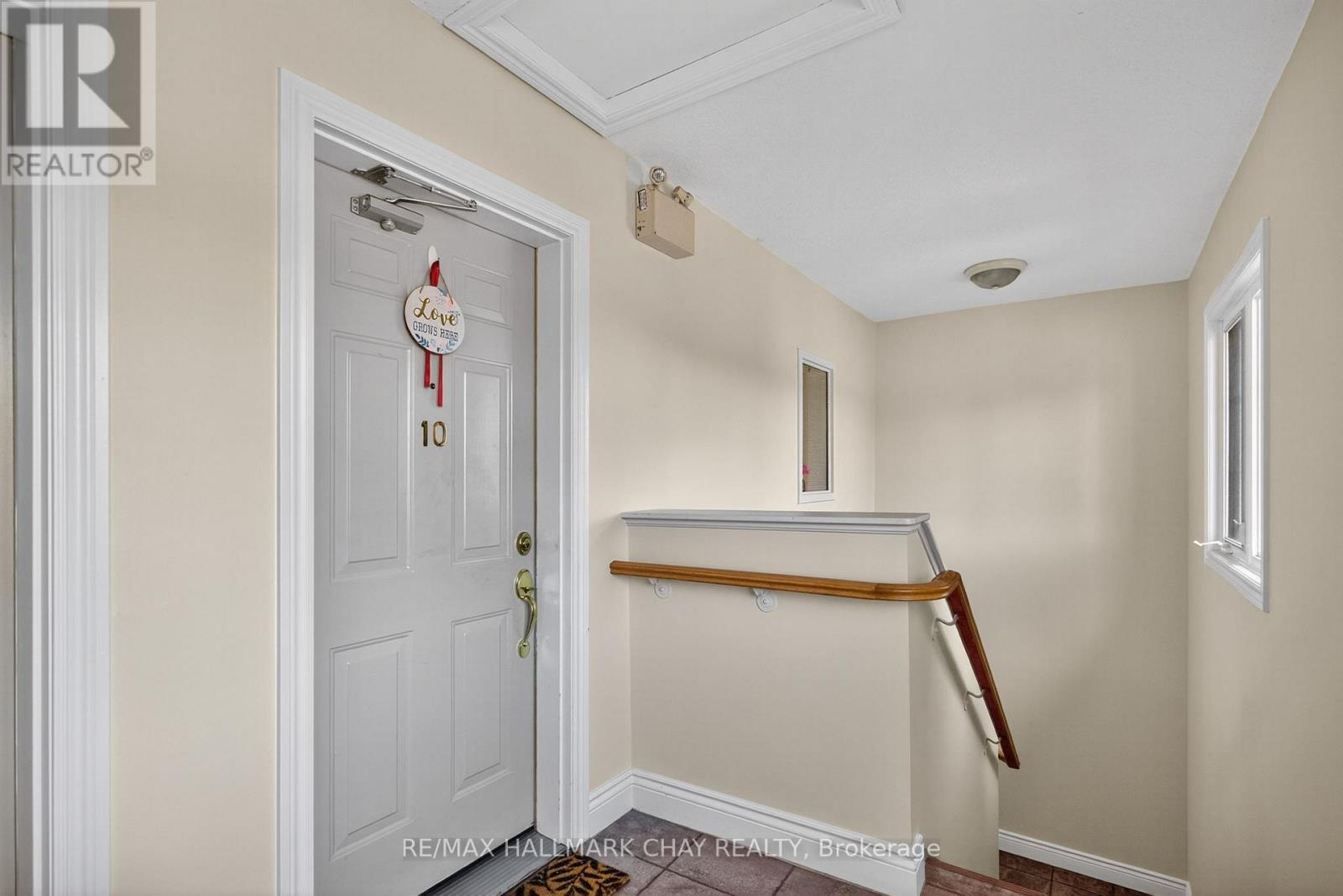#10 222 STEEL STREET - 12