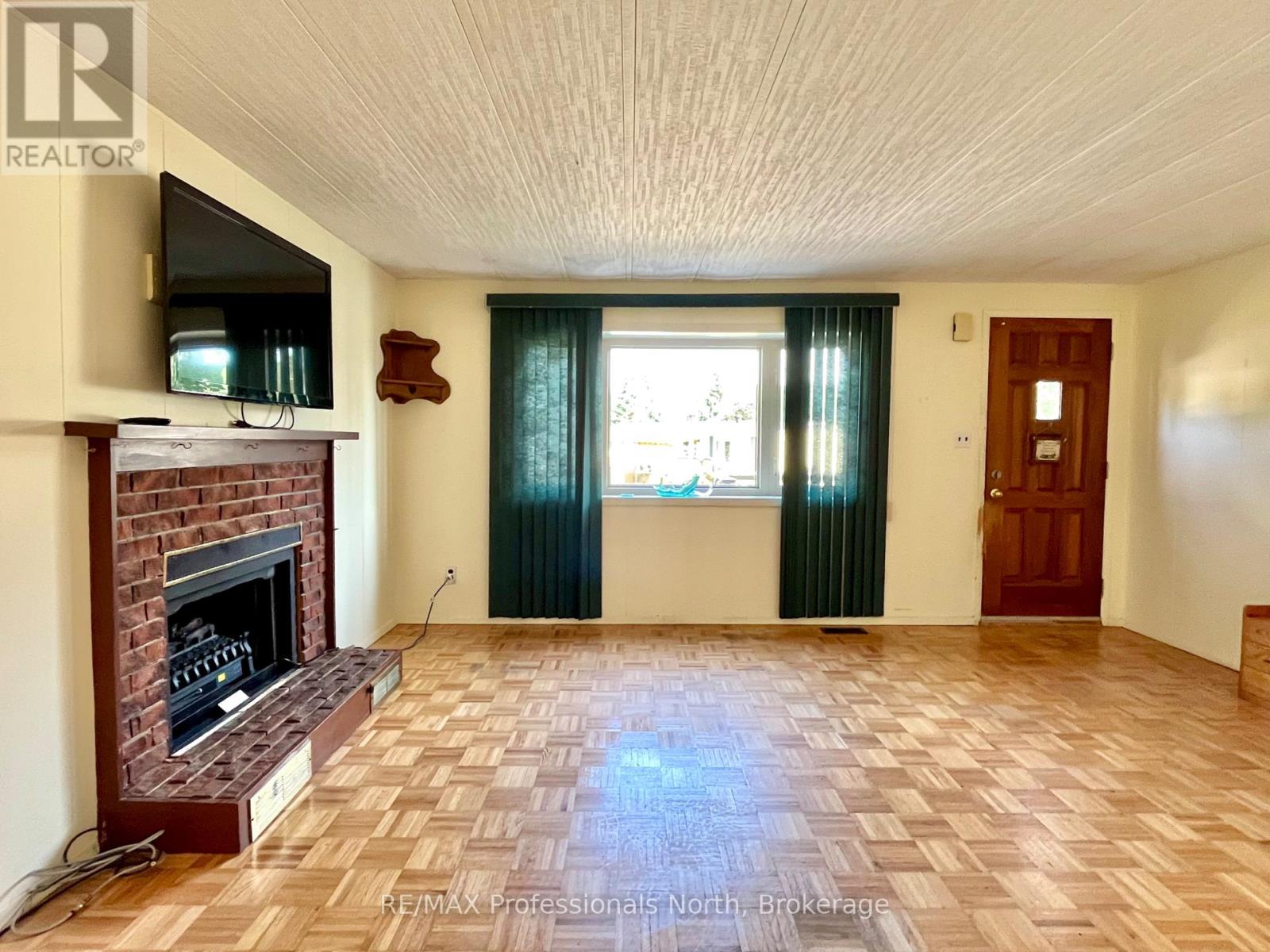 1034 EIGHTH LANE - 13