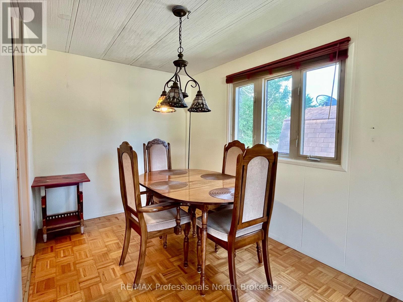 1034 EIGHTH LANE - Image 17