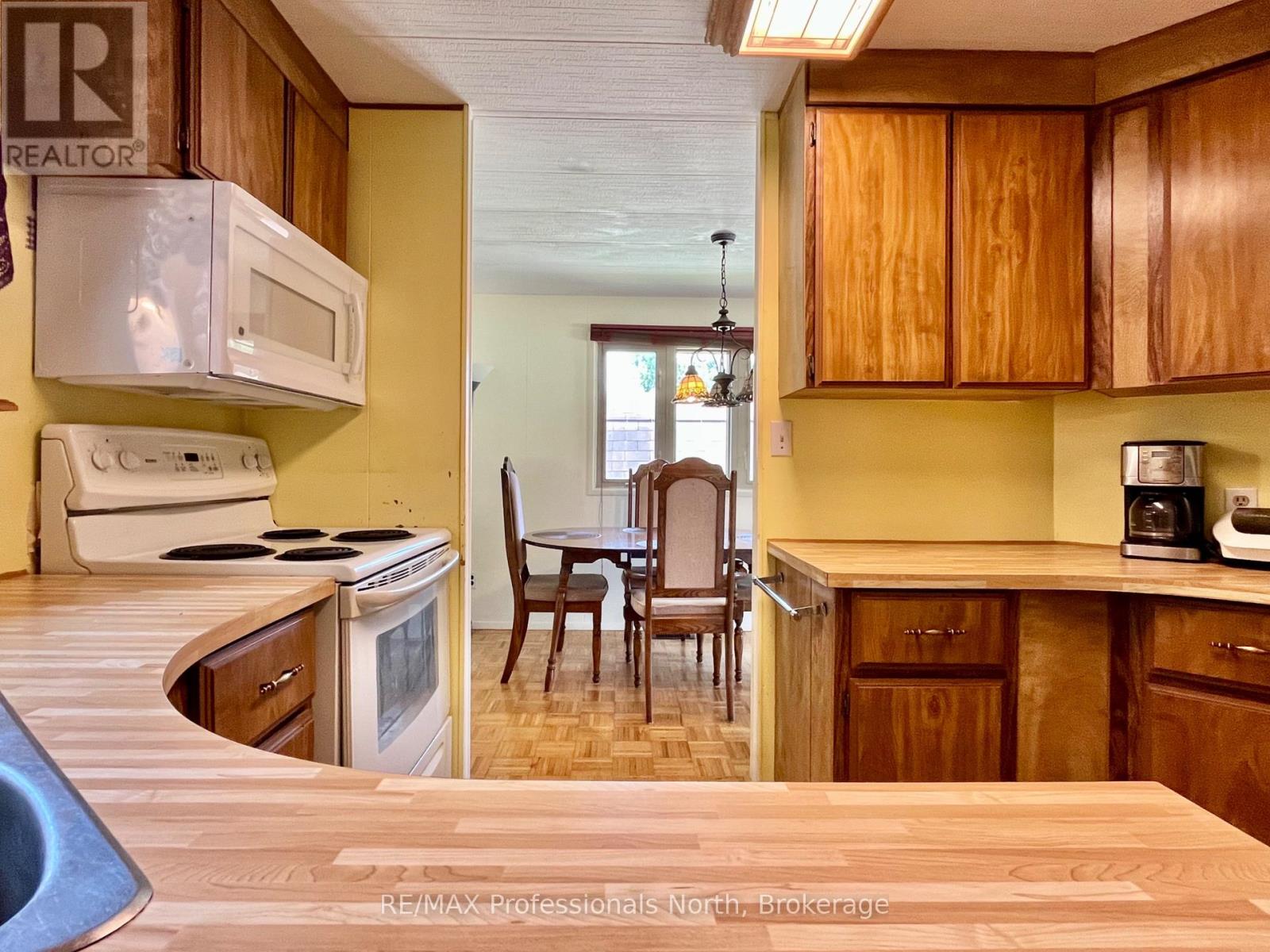 1034 EIGHTH LANE - 23