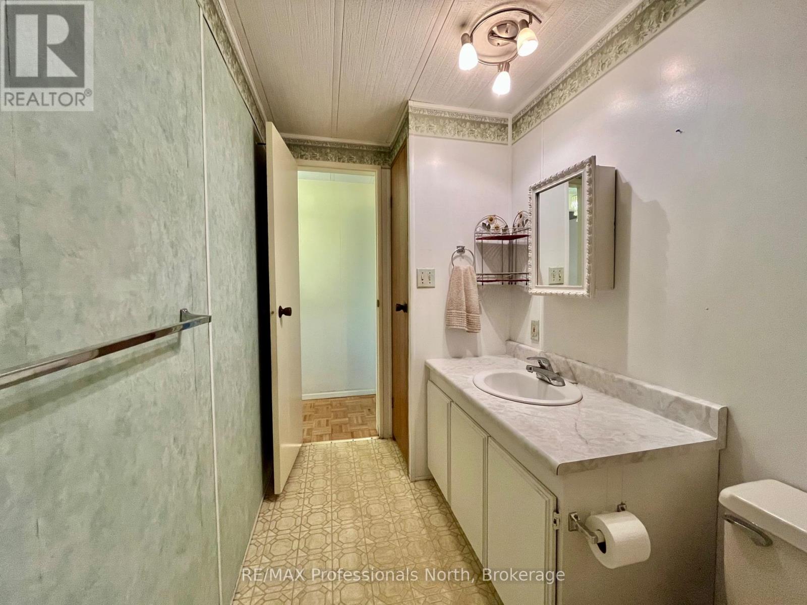 1034 EIGHTH LANE - 36
