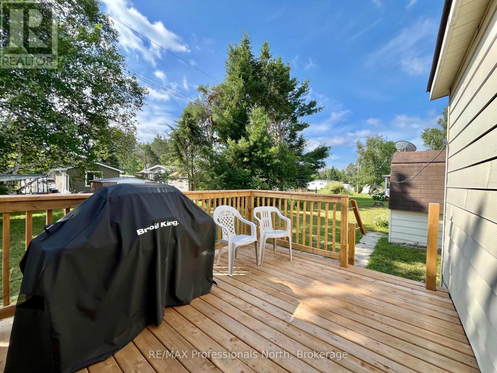 1034 EIGHTH LANE - Image 37