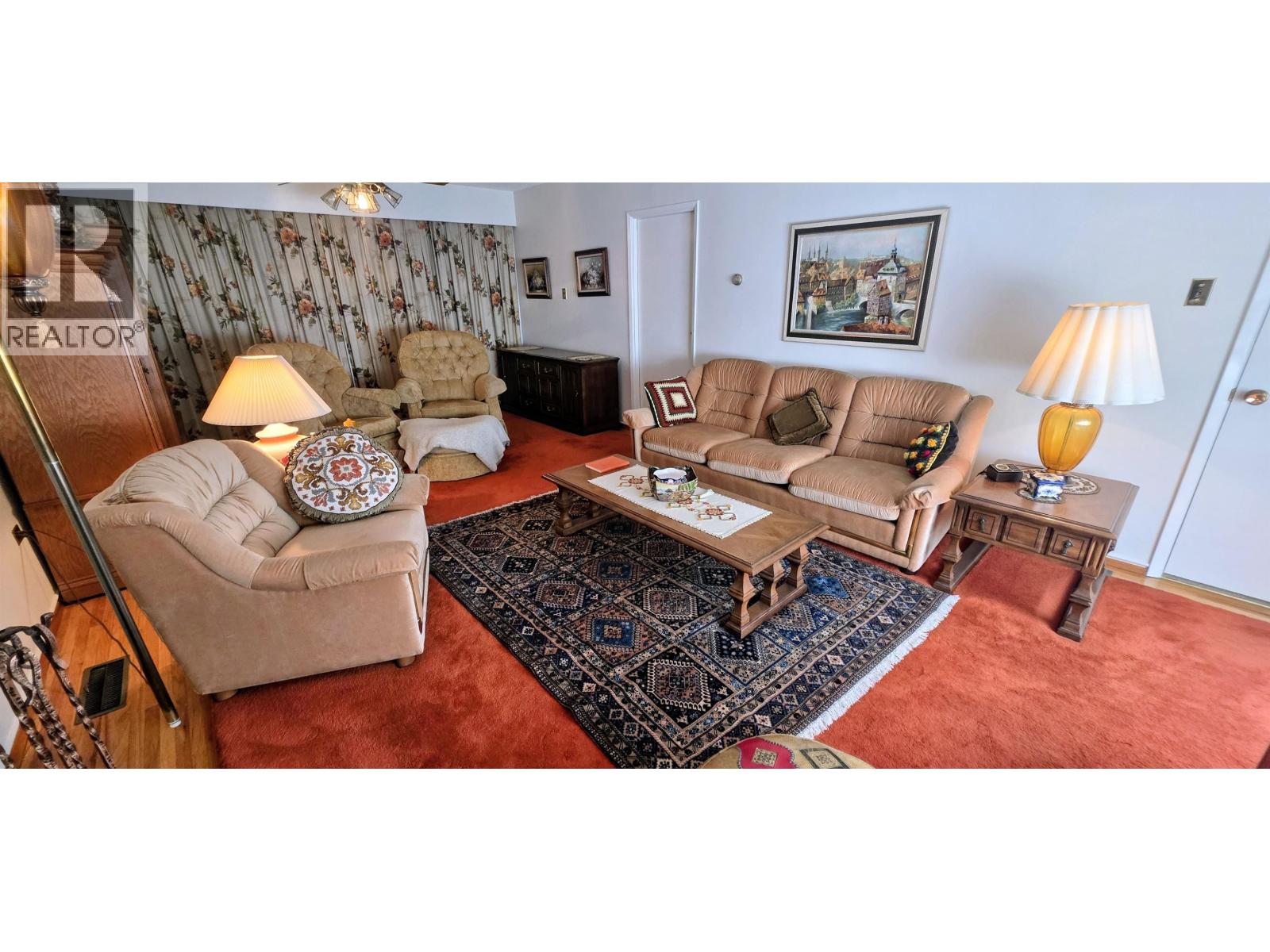 Photo 8 of 31 — 1061 IRWIN STREET · Prince George, BC