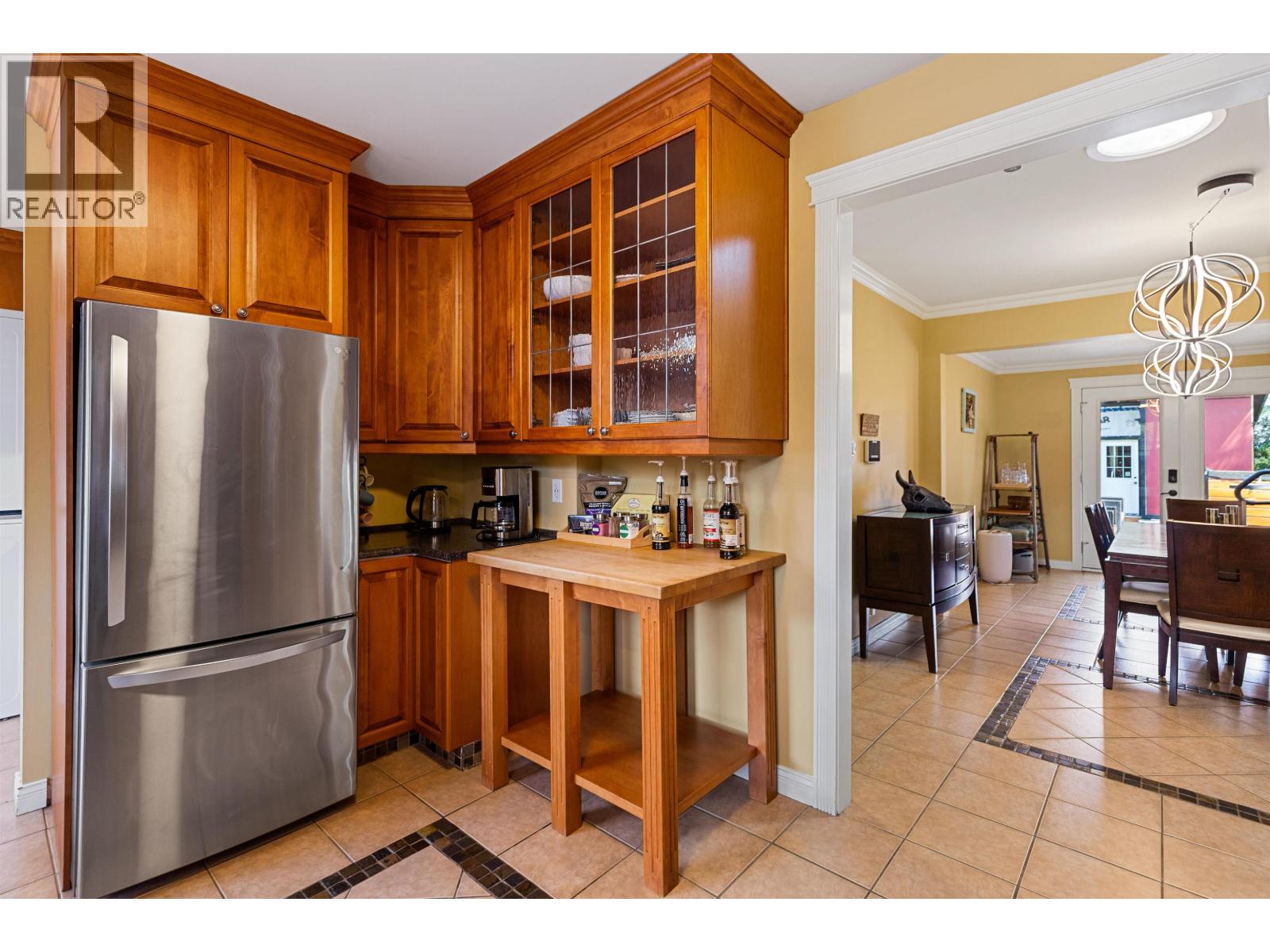 Photo 13 of 38 — 2150 LAURIER CRESCENT · Prince George, BC