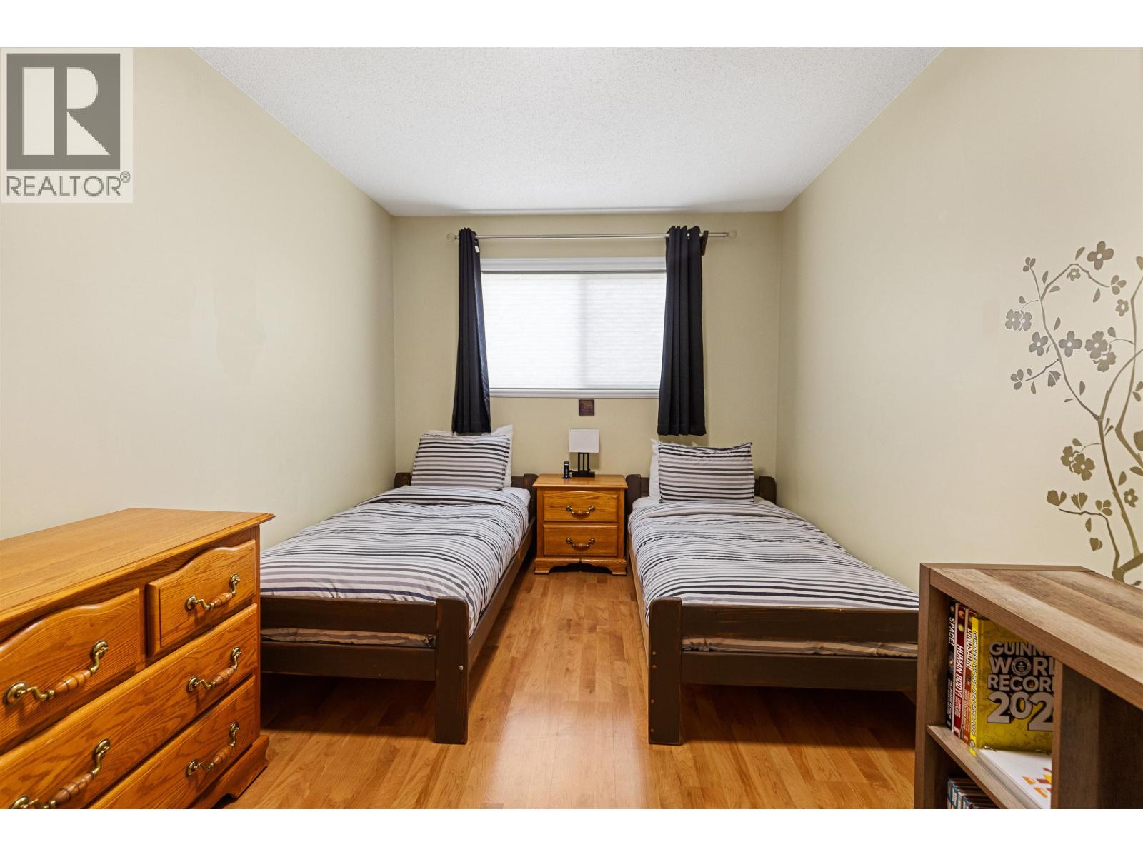 2150 LAURIER CRESCENT - 17