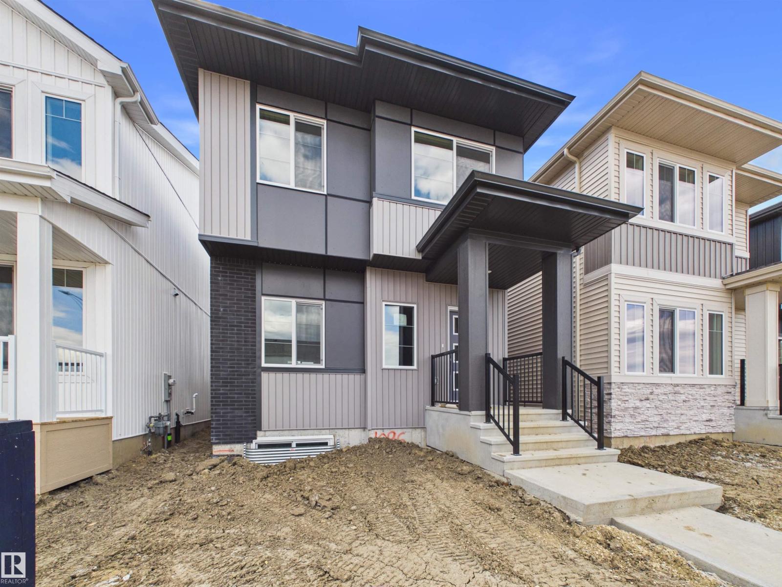 1096 MCLEOD AV - 38
