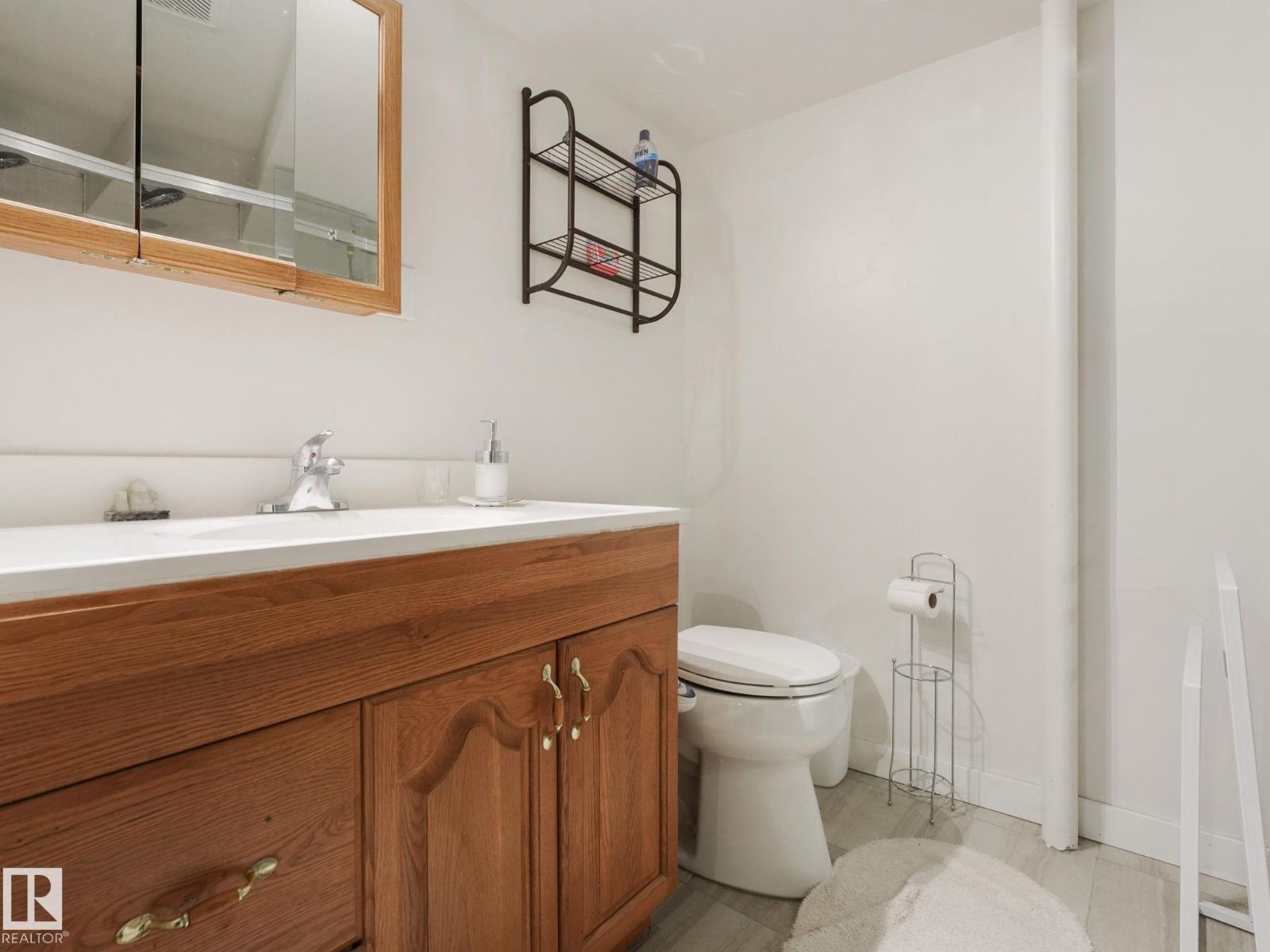 7120 39 AV NW - 69