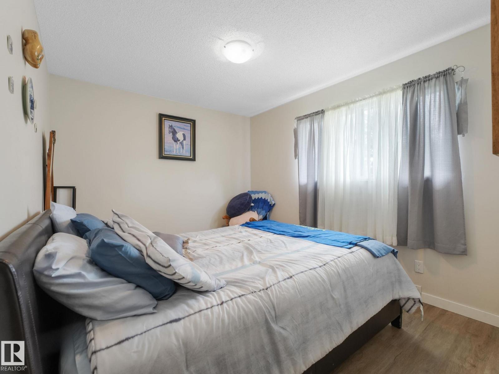 7120 39 AV NW - 39