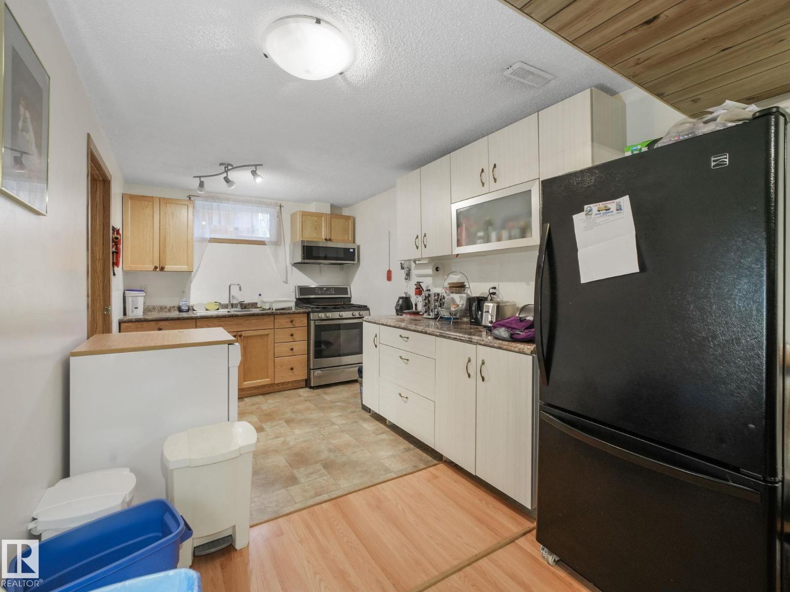 7120 39 AV NW - 58