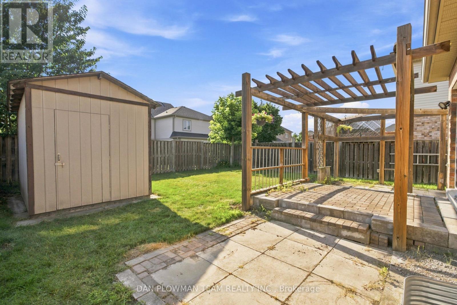 679 OXBOW CRESCENT - Image 32