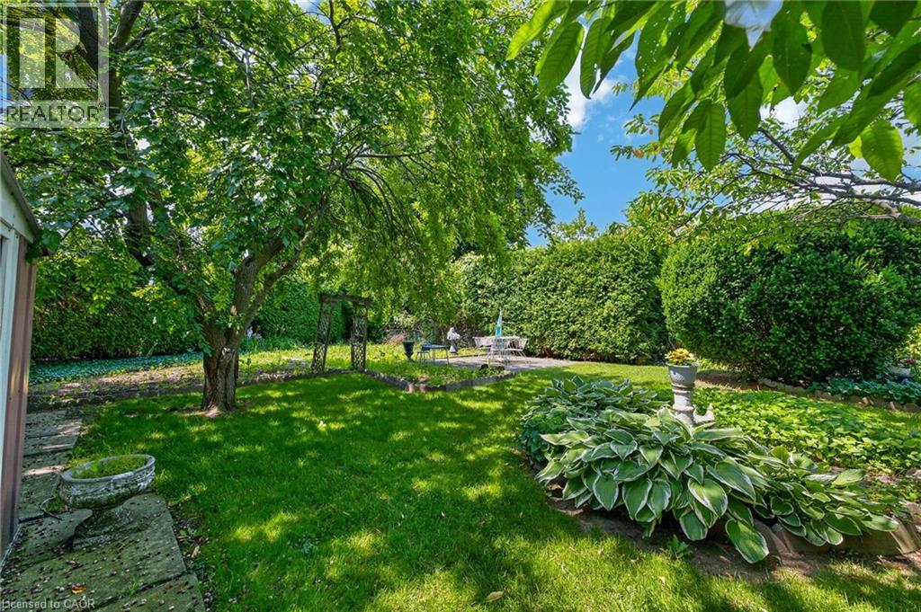 11 FASSETT Avenue - 37