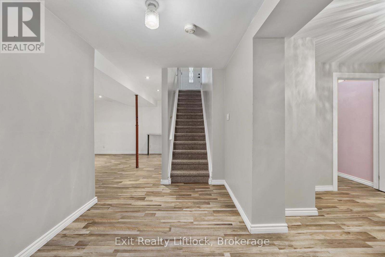 202 MILROY DRIVE - 15