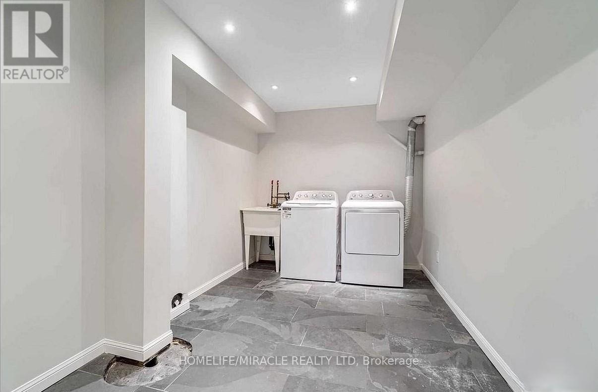 1439 COSTIGAN ROAD - 17