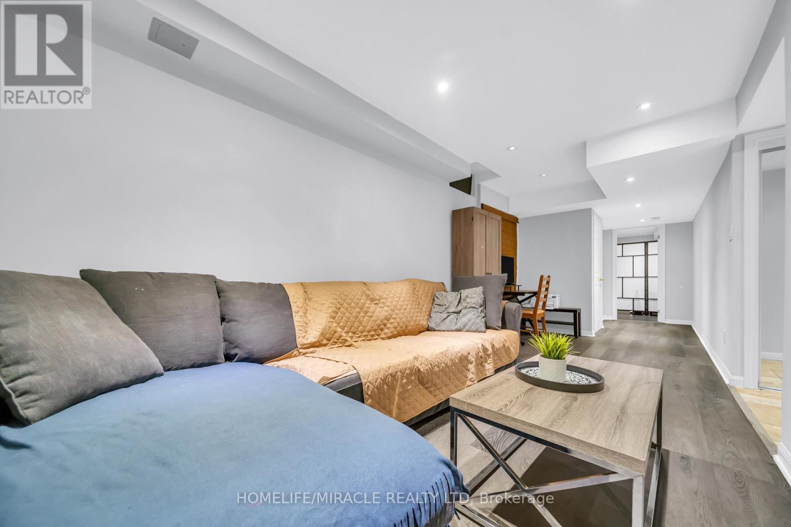 1439 COSTIGAN ROAD - 19