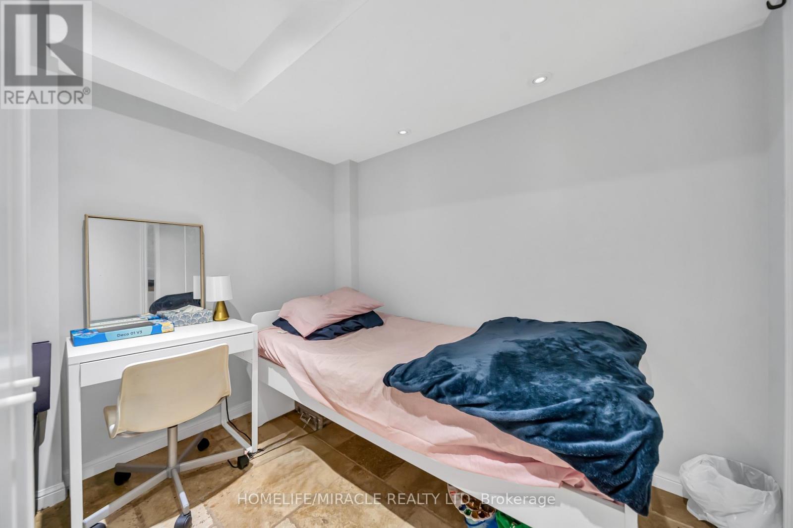 1439 COSTIGAN ROAD - 21