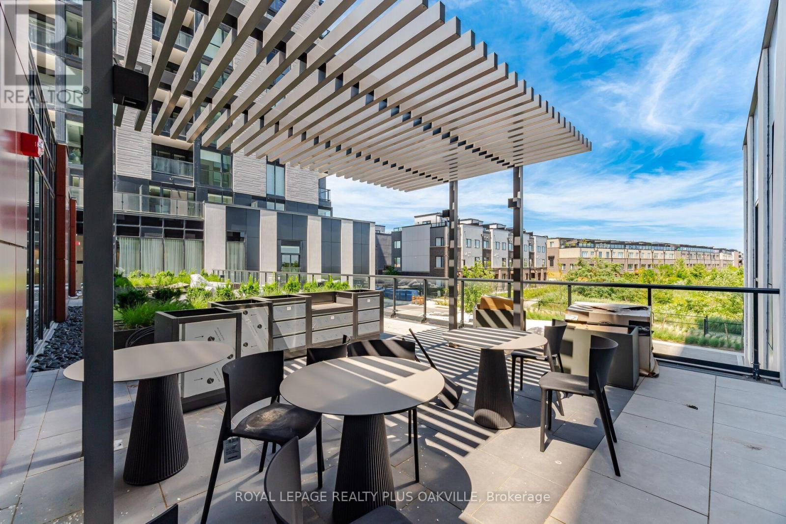 #1509 3079 TRAFALGAR ROAD - 44