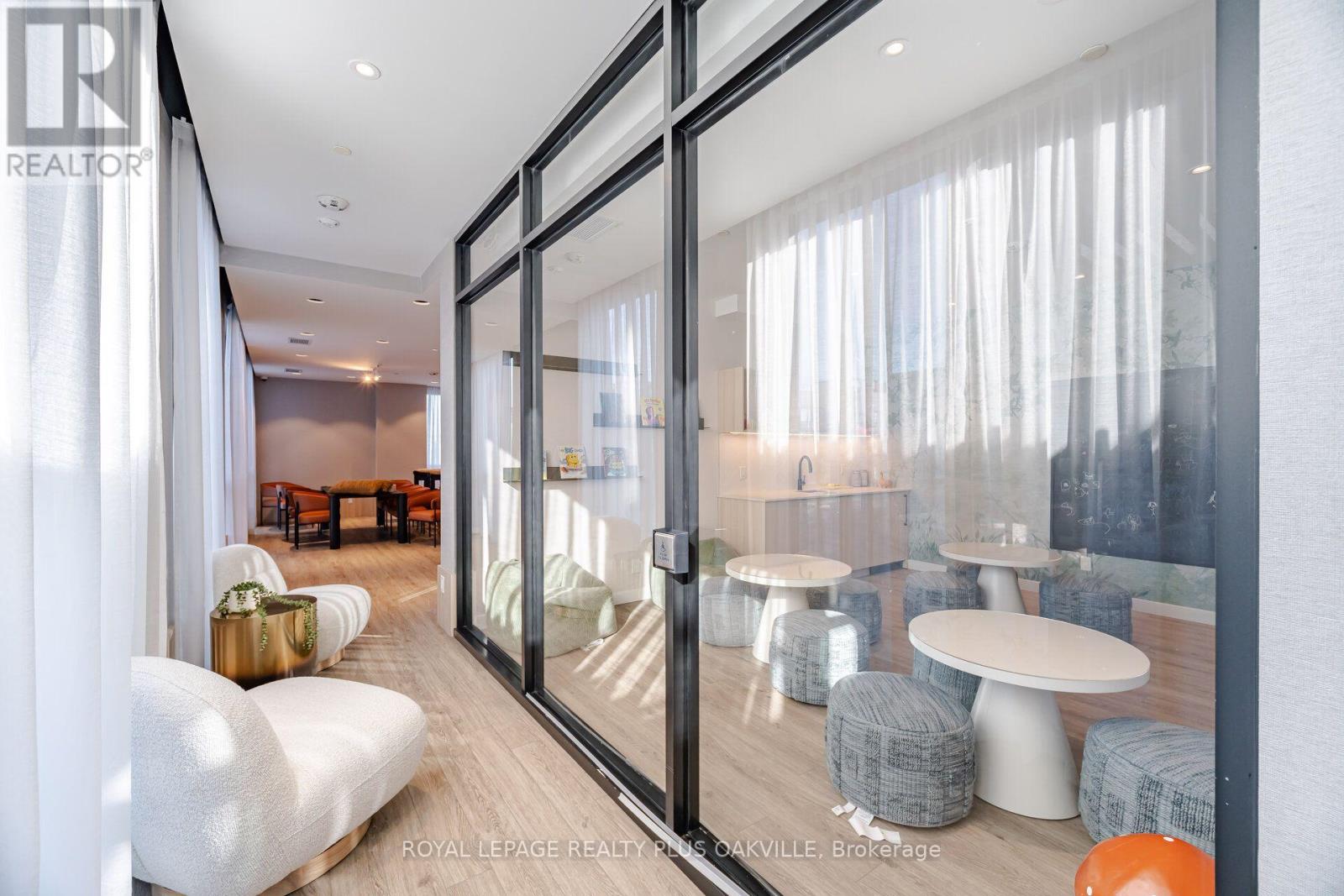#1509 3079 TRAFALGAR ROAD - 47