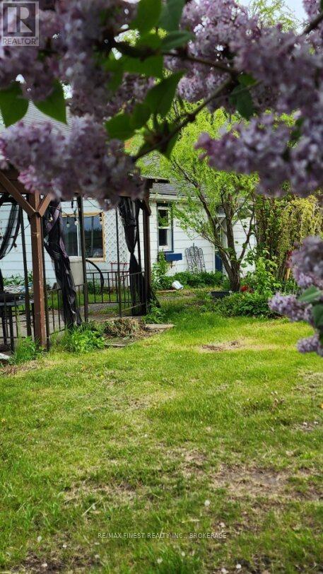 21 FURLONG ROAD - 37