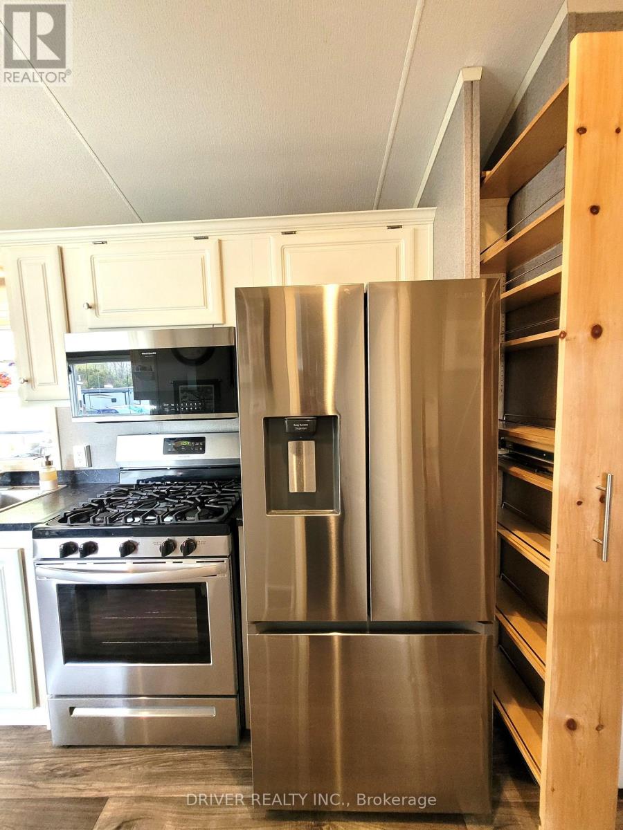 #89 930 LAKESHORE ROAD - 14