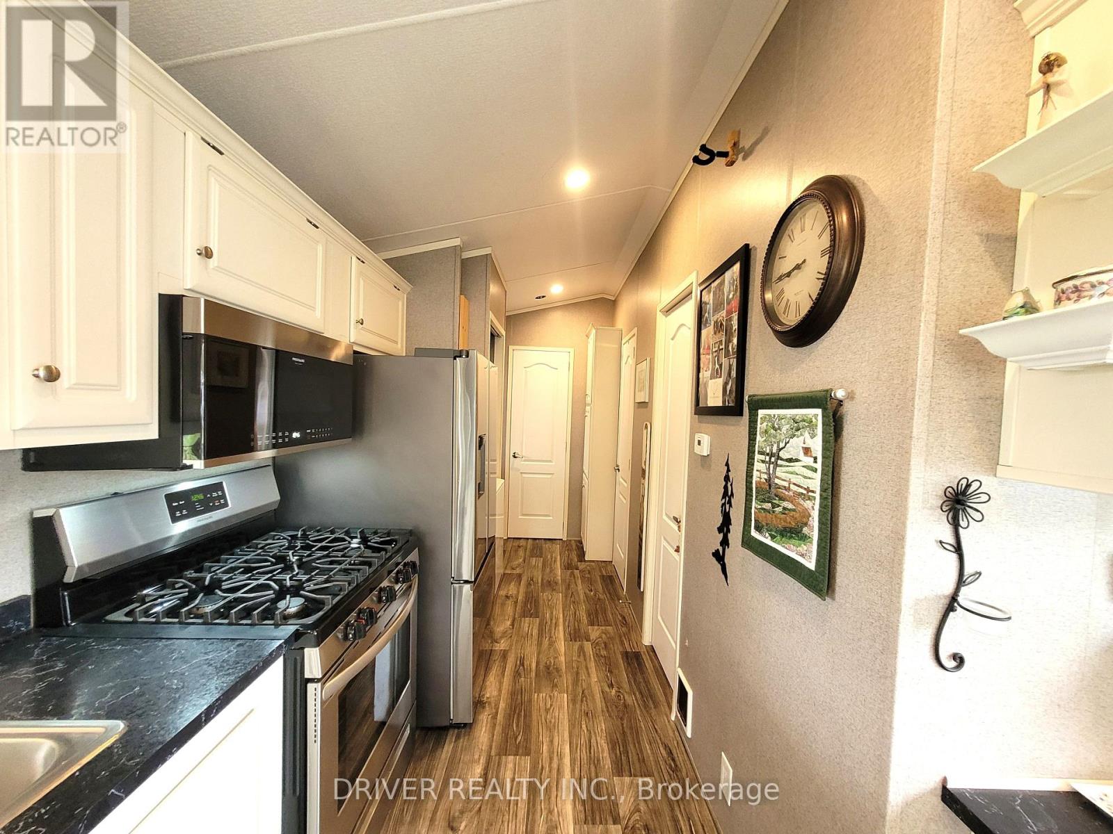 #89 930 LAKESHORE ROAD - 13