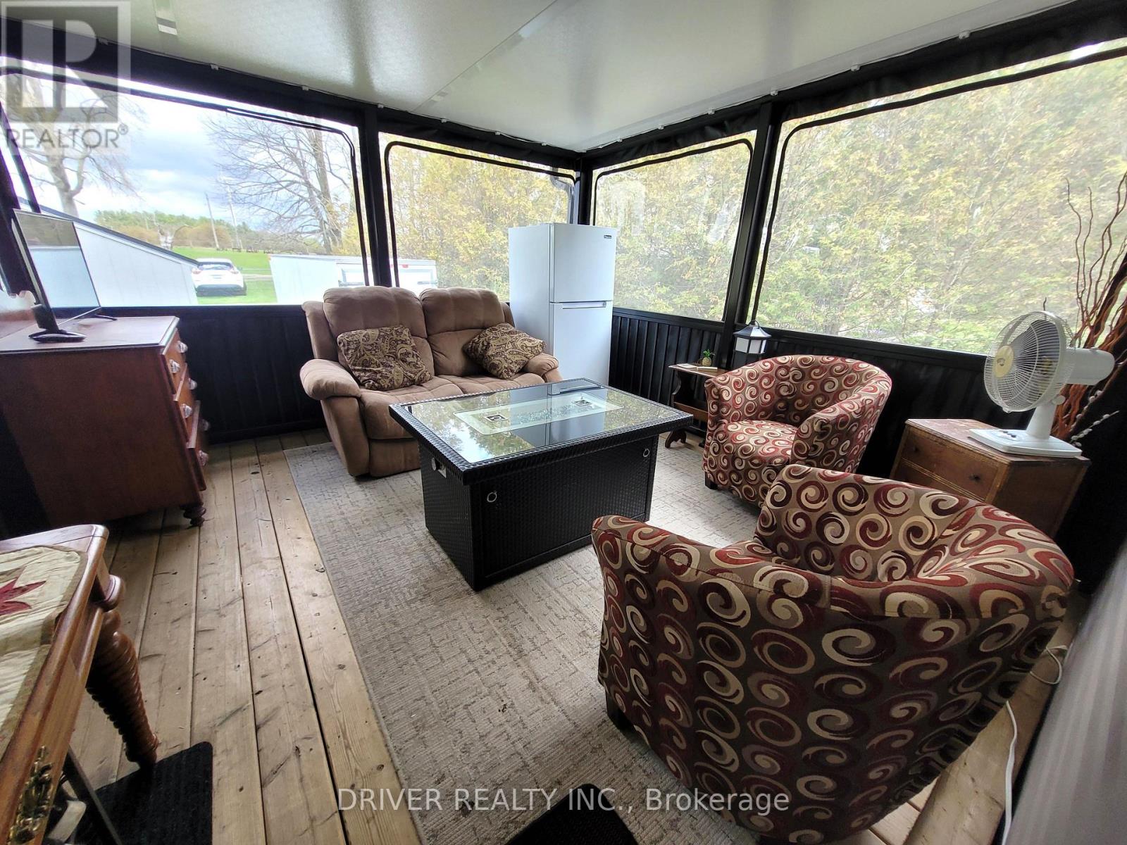 #89 930 LAKESHORE ROAD - 21