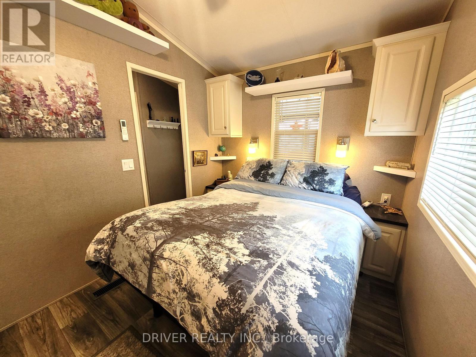 #89 930 LAKESHORE ROAD - 18