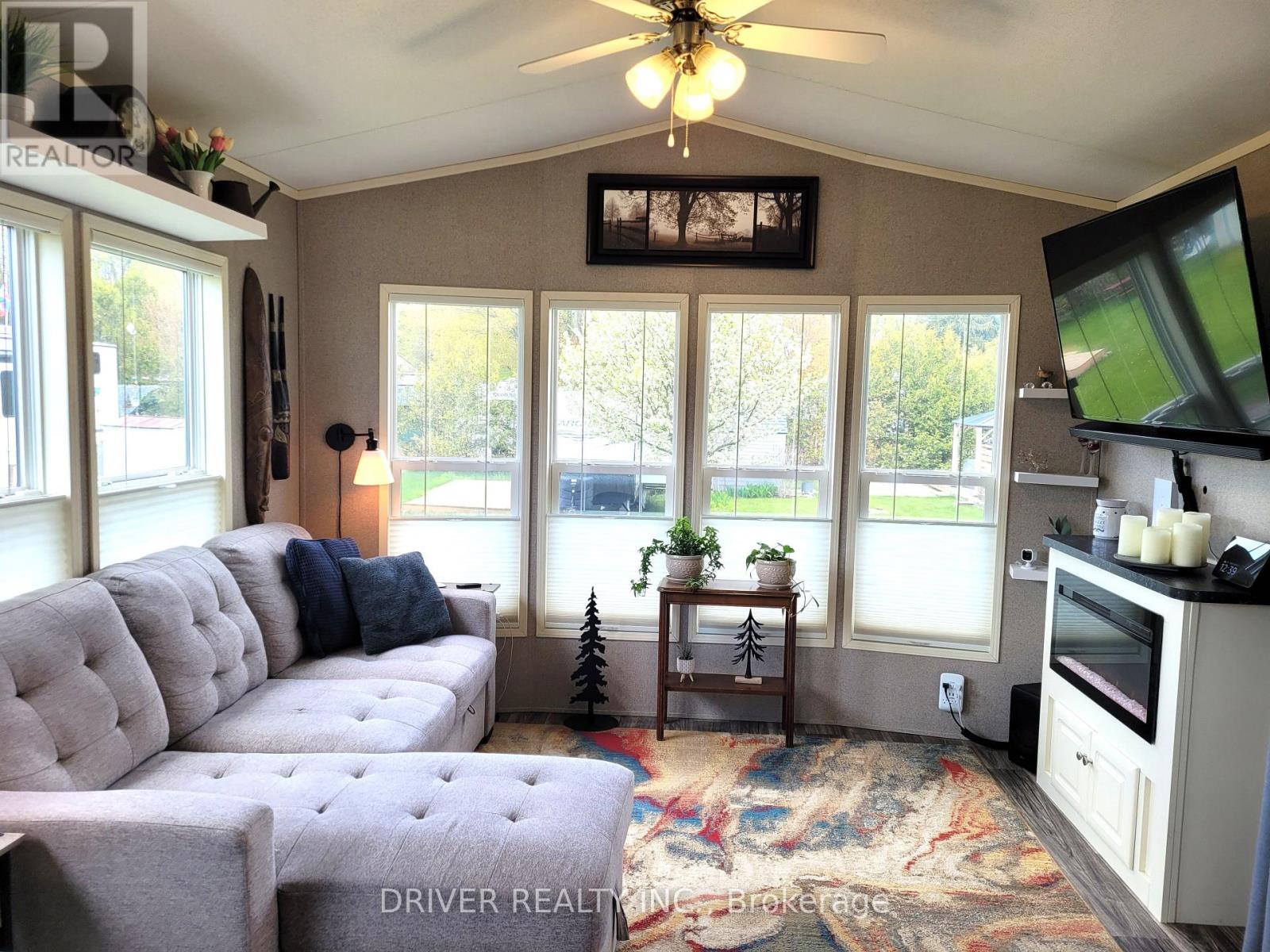 #89 930 LAKESHORE ROAD - 8