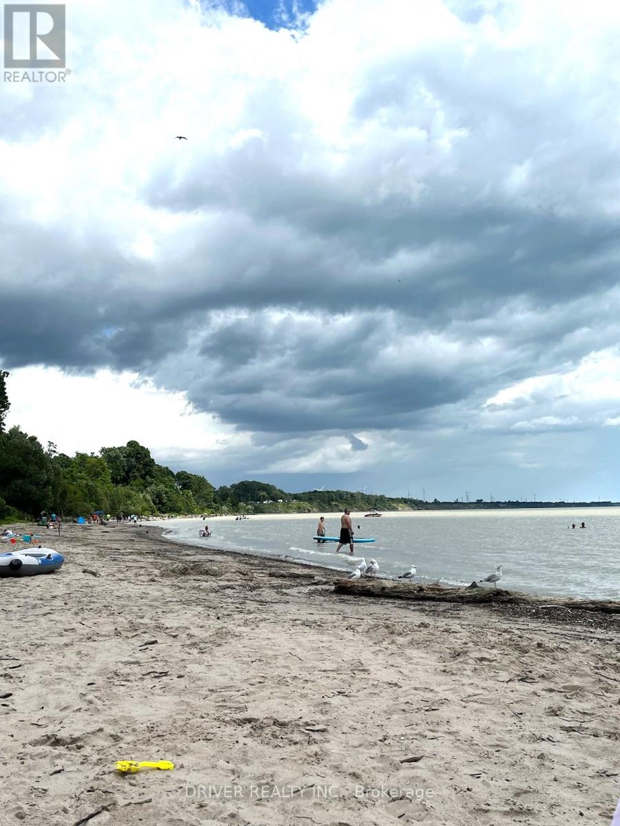 #89 930 LAKESHORE ROAD - 24