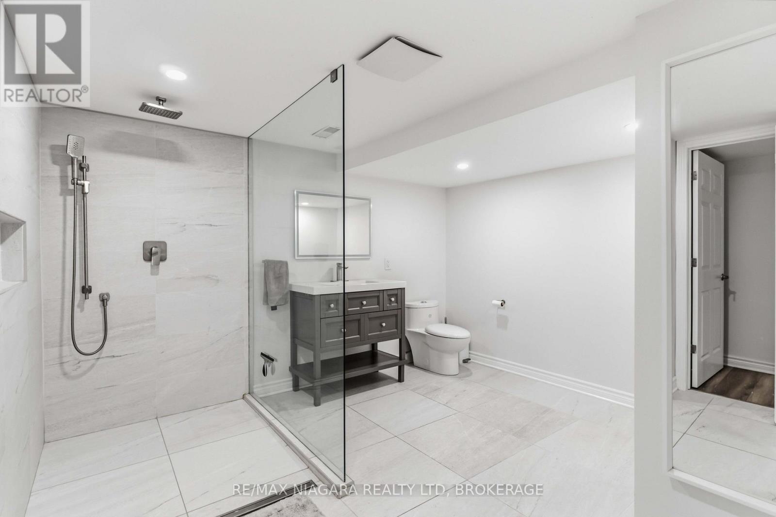 18 COURTLEIGH ROAD - Image 34