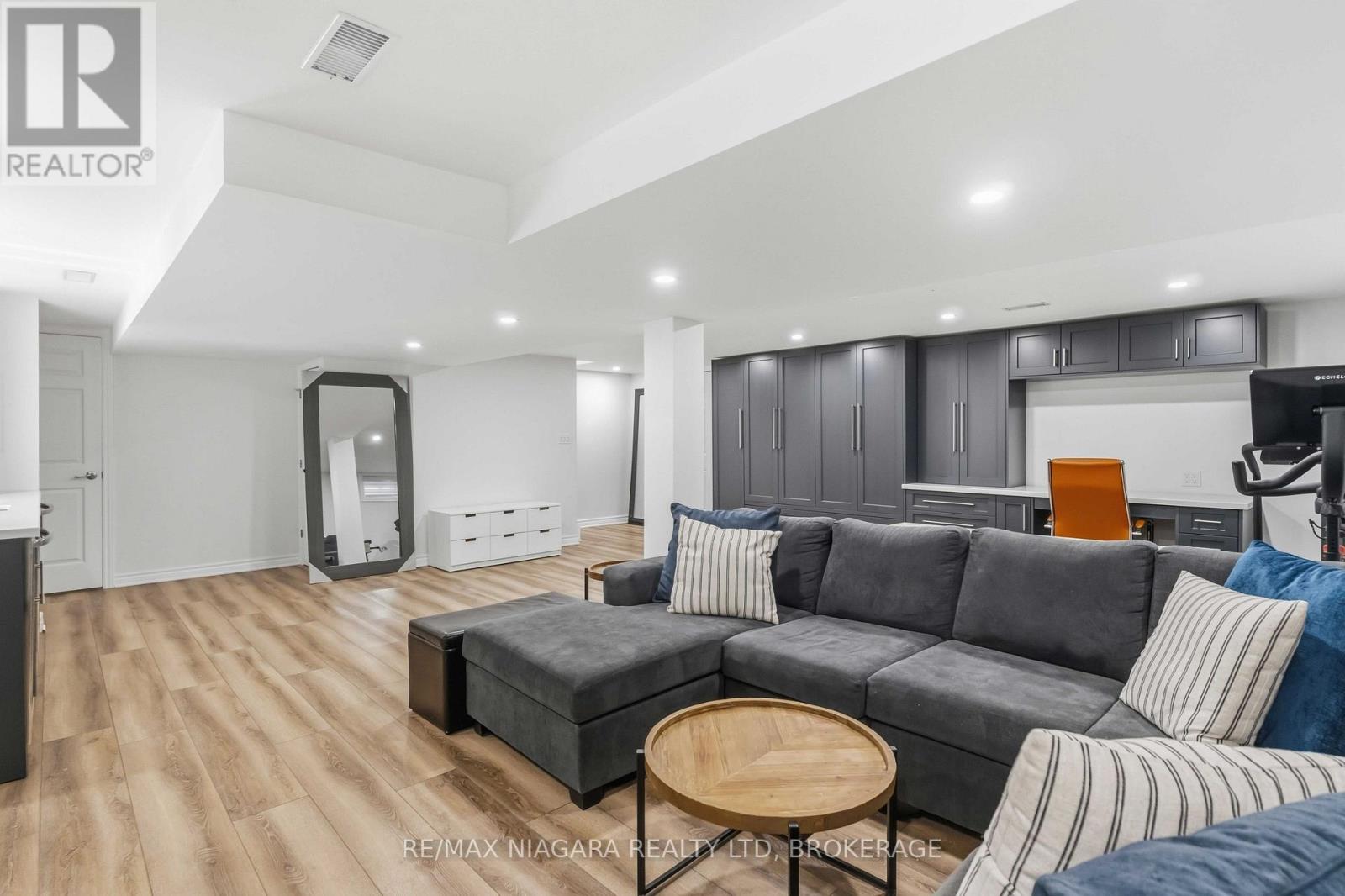 18 COURTLEIGH ROAD - Image 32