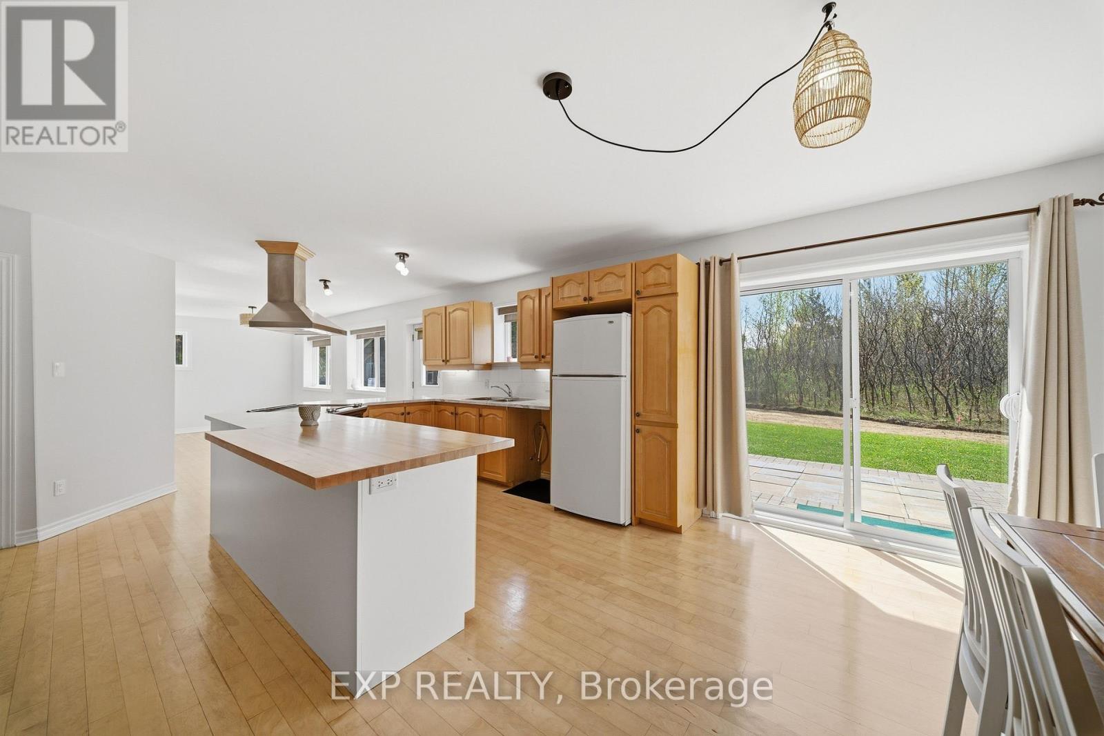 568 LAKE GEORGE ROAD - 2