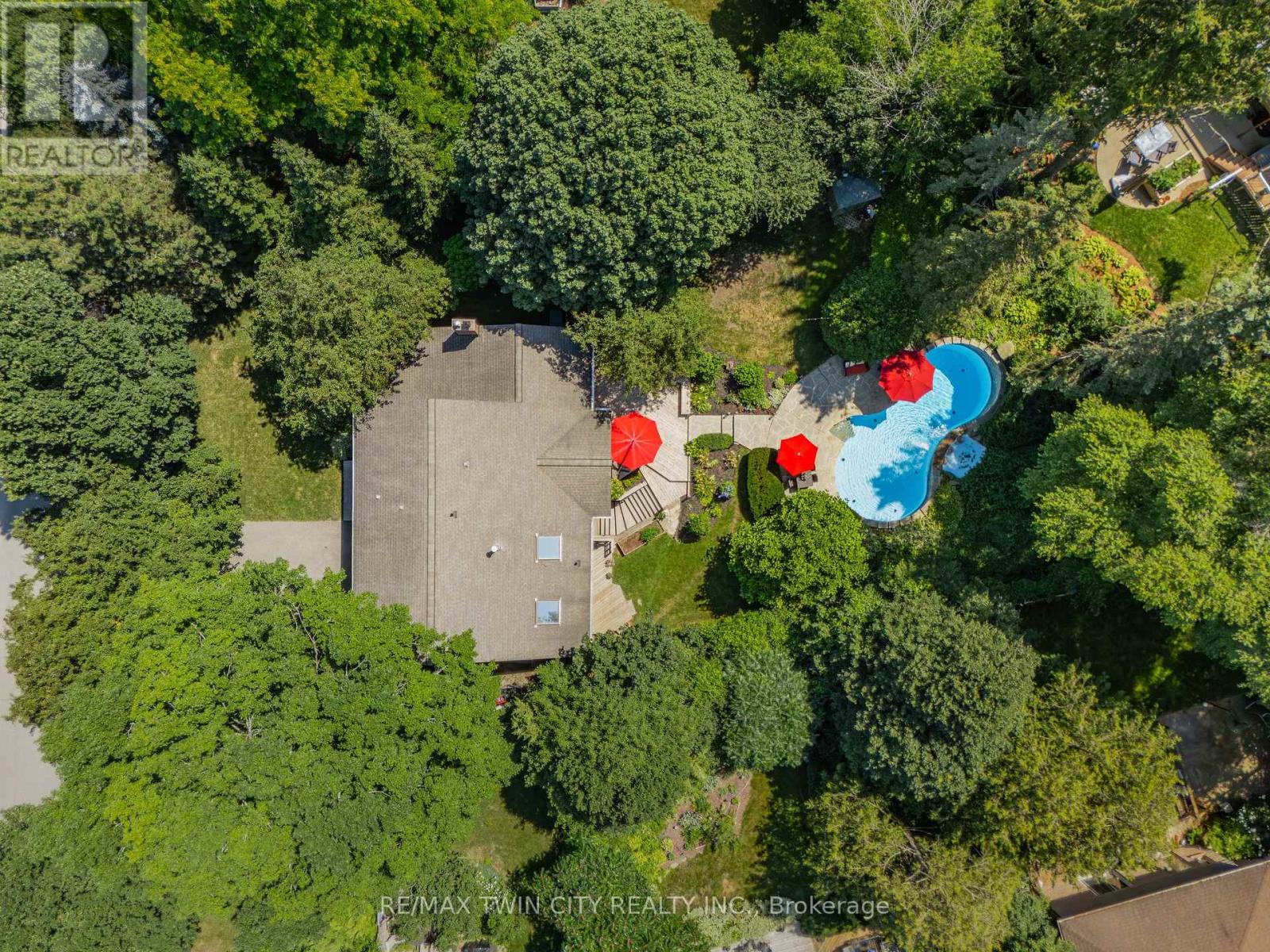 337 MARLOWE DRIVE — photo 3