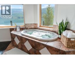 3918 Parri Road, Sorrento, BC V0E2W0 Photo 33
