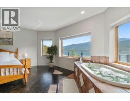 3918 Parri Road, Sorrento, BC V0E2W0 Photo 34