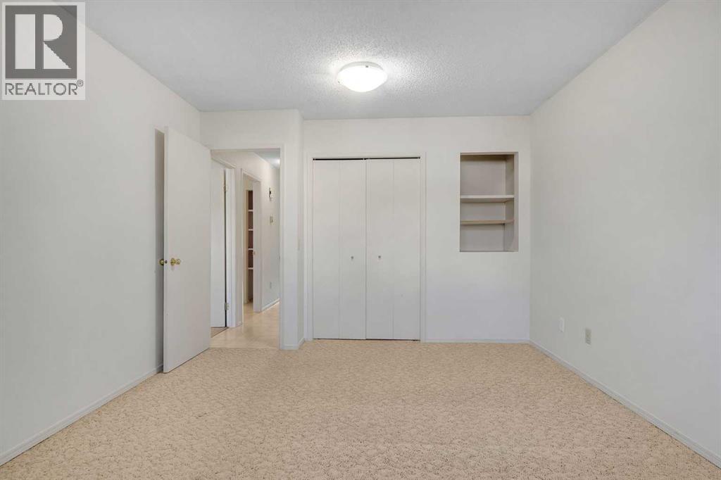 4736 17 Avenue NW - 17