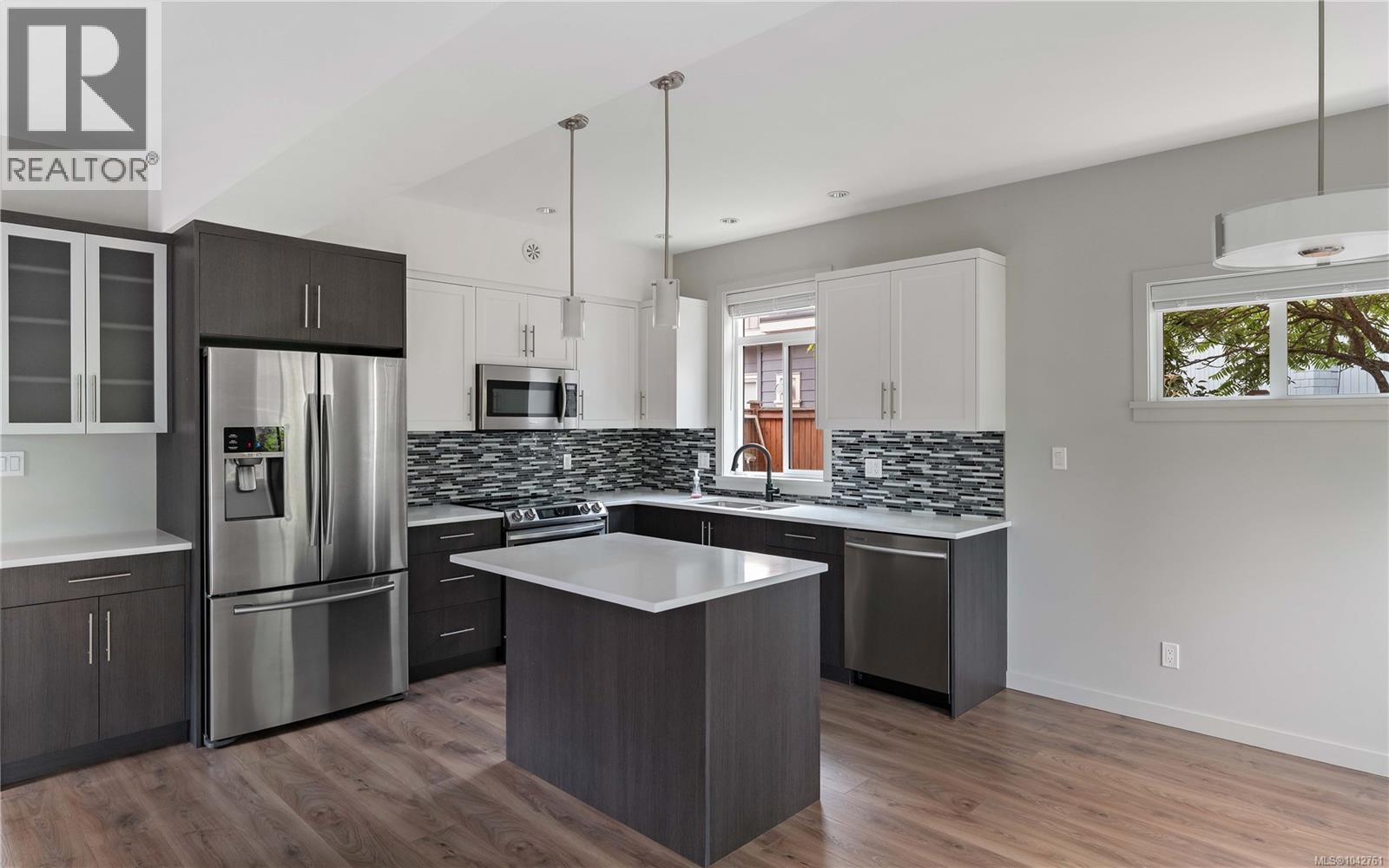 7022 Wallace Dr - 3