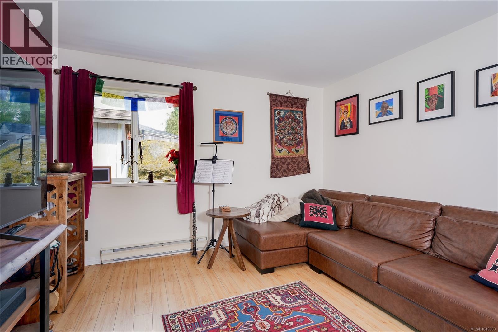 2165 Maple Ave N - 10