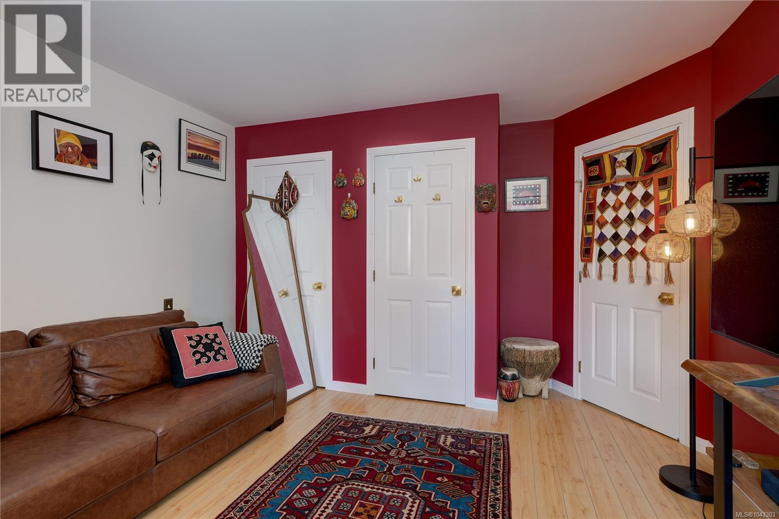 2165 Maple Ave N - 11