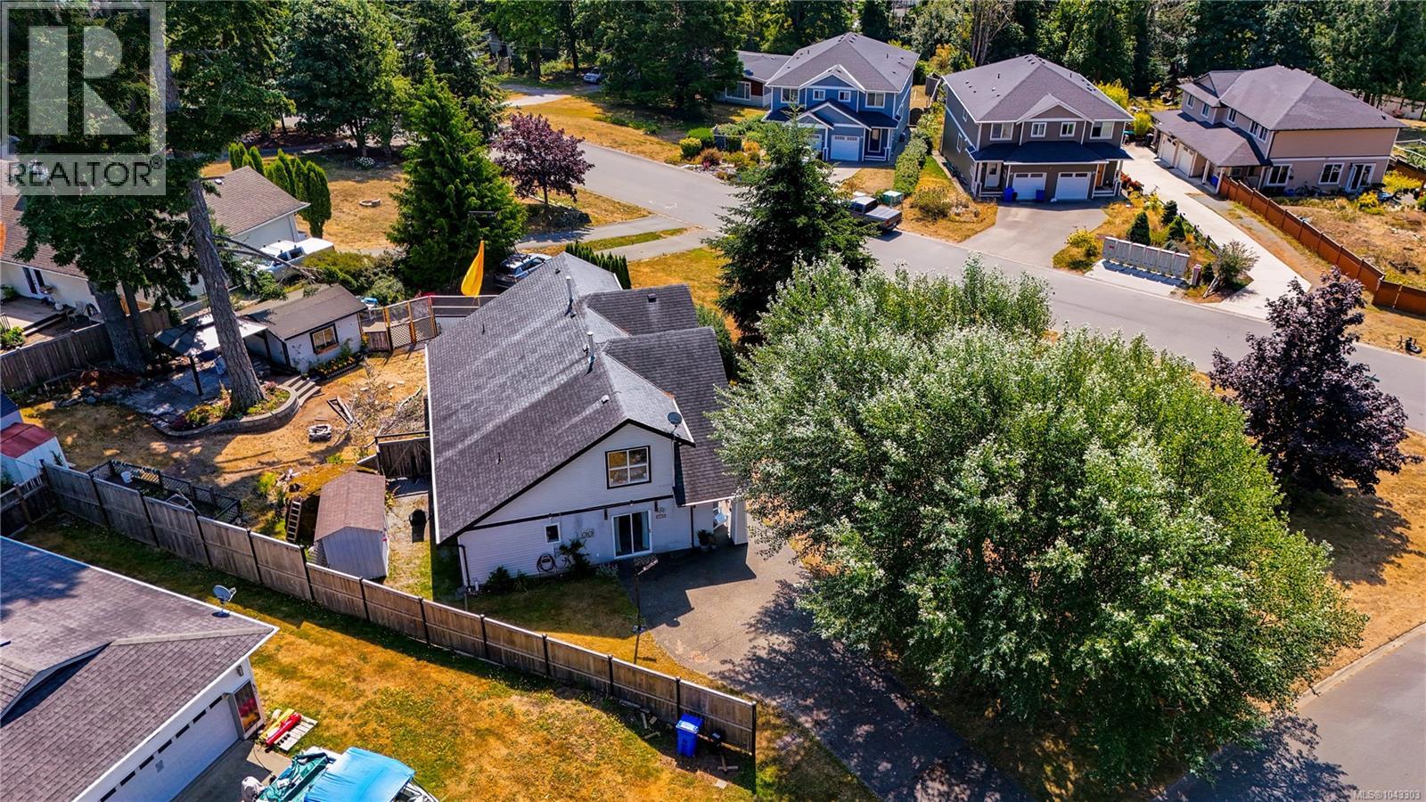 2165 Maple Ave N - 28