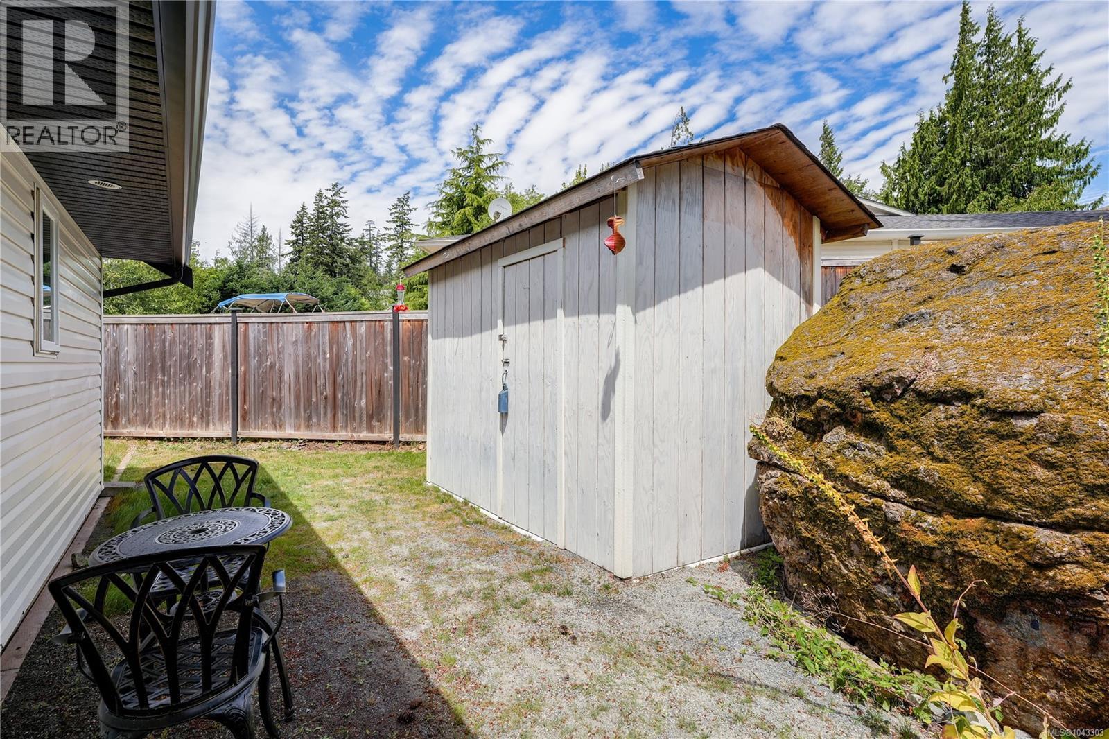 2165 Maple Ave N - 20