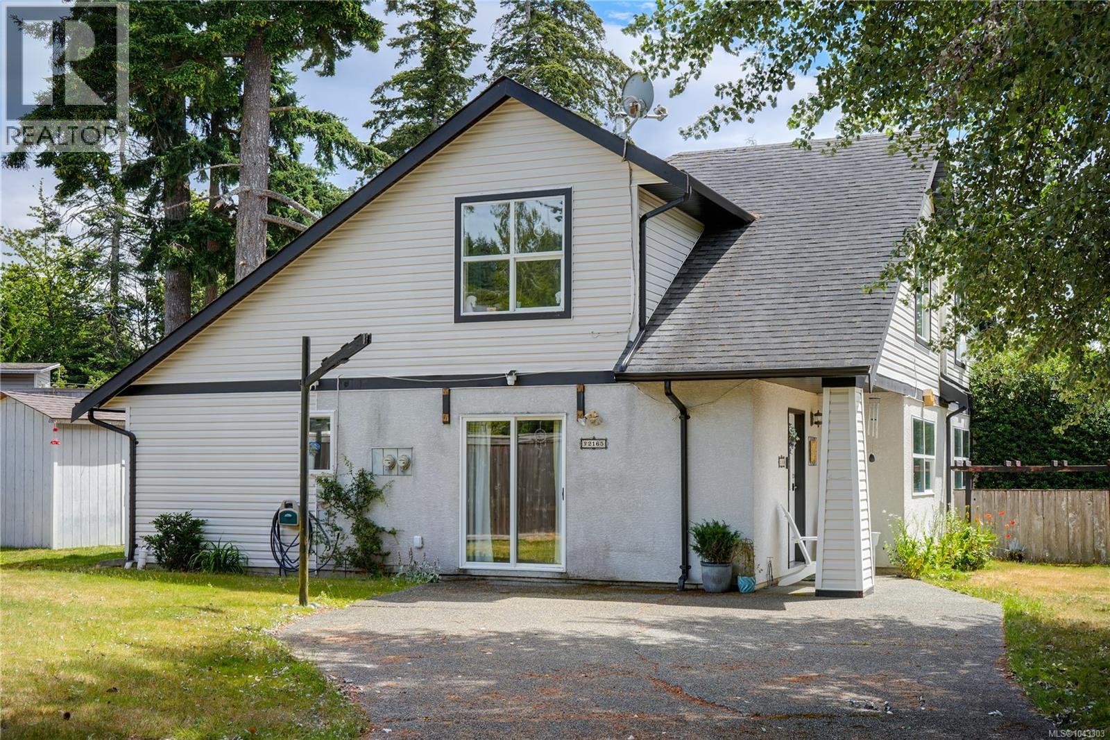 2165 Maple Ave N - 24