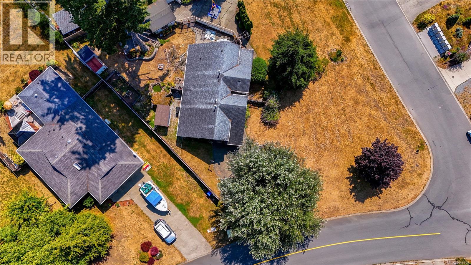 2165 Maple Ave N - 25