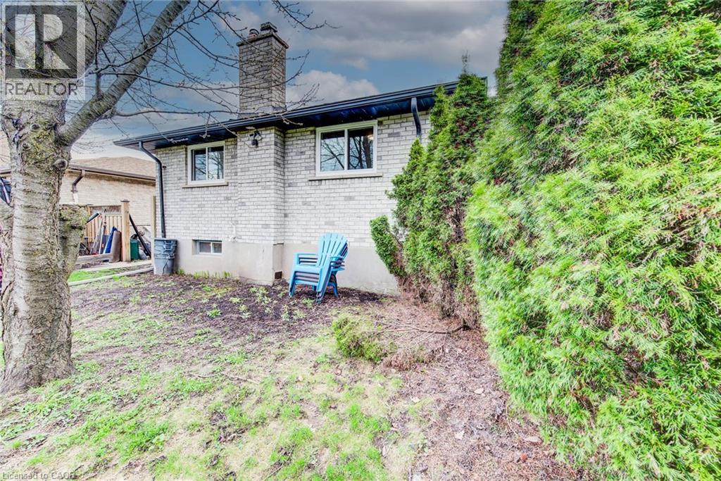 183 DINISON Crescent - 24