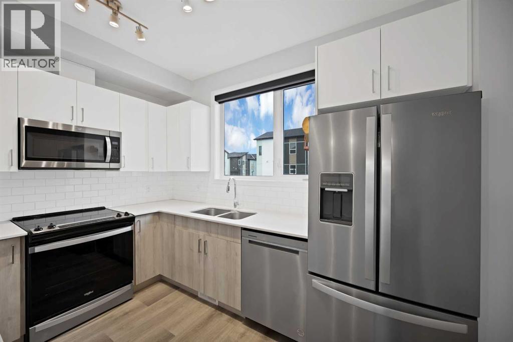 #411 301 Redstone Boulevard NE - 18