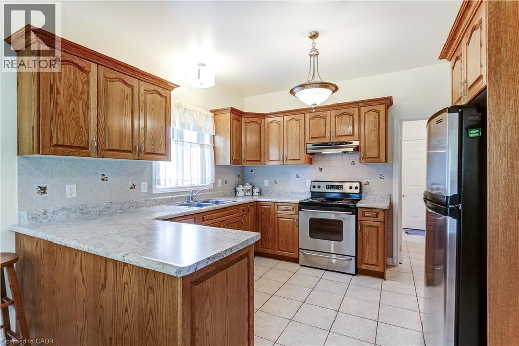 393 HENDERSON Road - 15