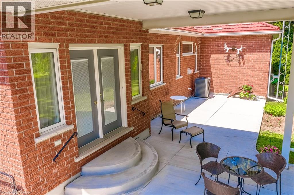 393 HENDERSON Road - 34