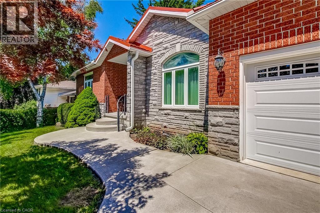 393 HENDERSON Road - 2