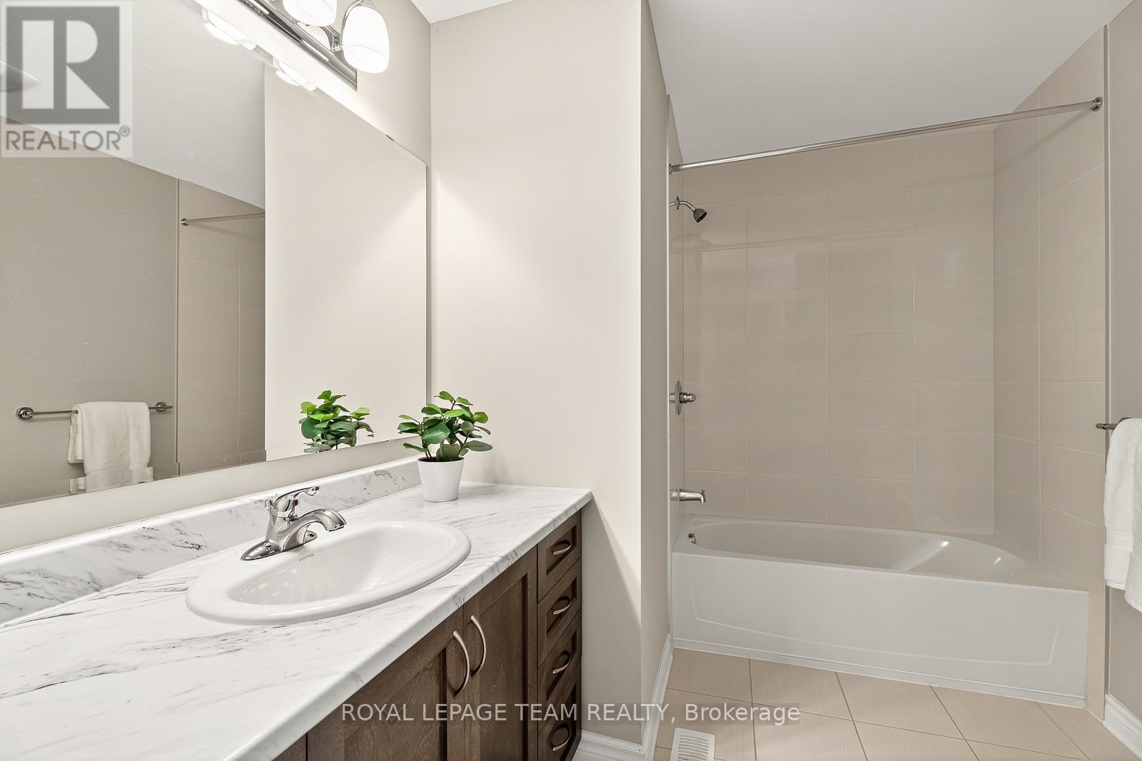3 Bed, 3 Bath House for Rent in Ottawa – 619 GERANIUM WALK, Ottawa – MLS# X13568884 - Image 30