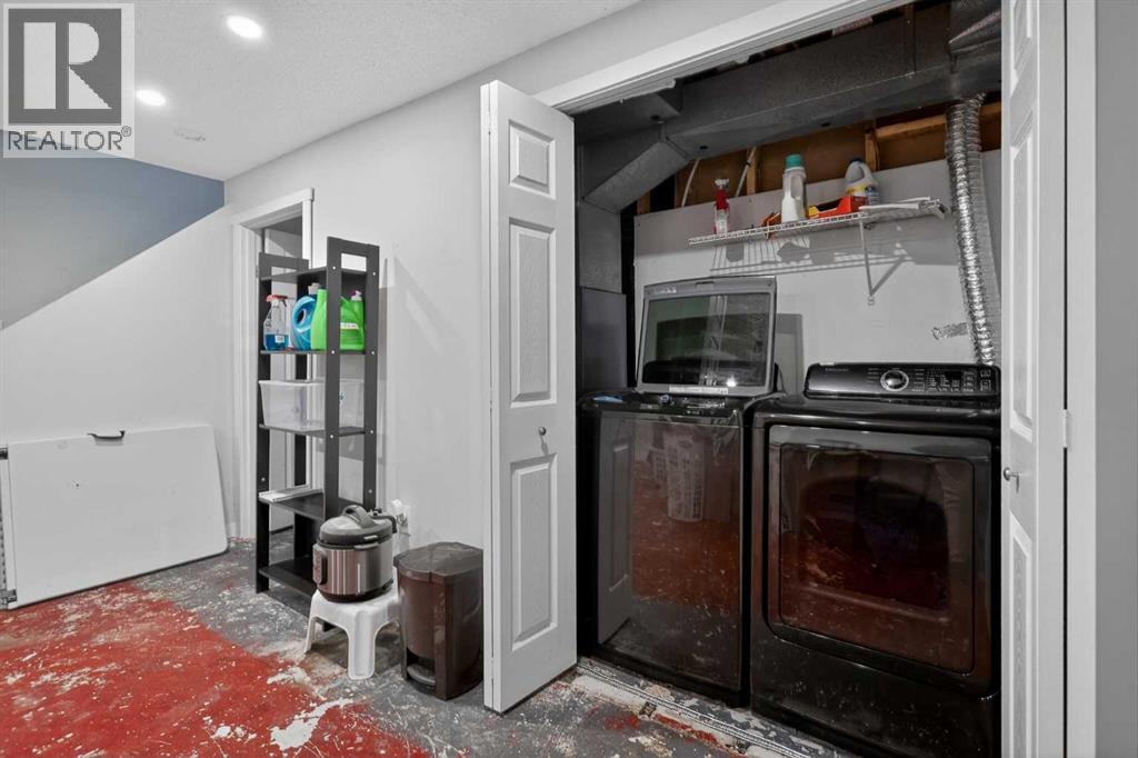 #47 131 Templehill Drive NE - 32
